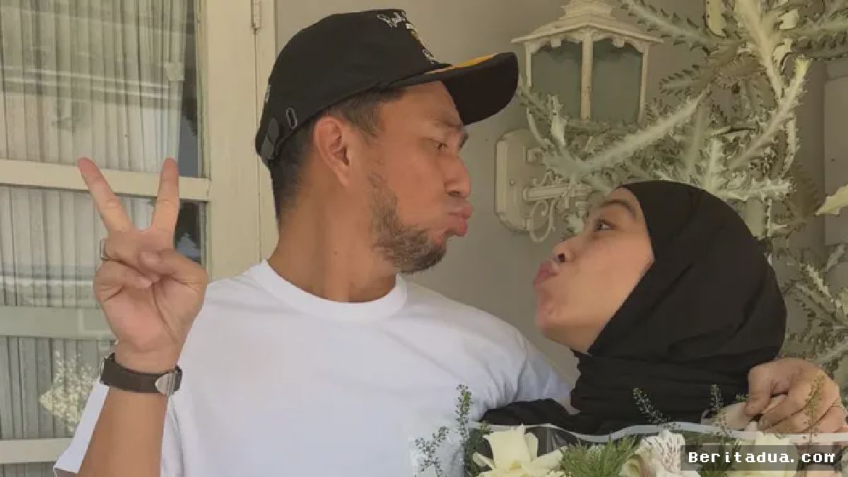 Jakarta — Ananda Omesh dan Dian Ayu Lestari Rayakan 14 Tahun Pernikahan