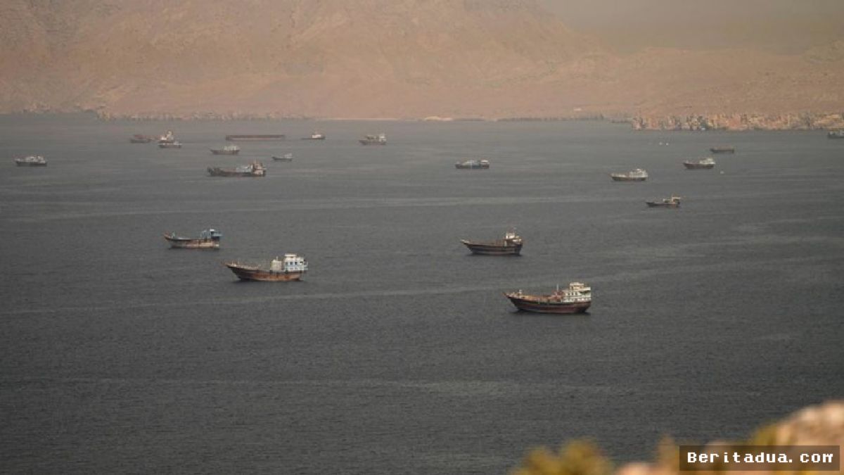 Iran Serang Kapal Tanker Selat Hormuz, Qatar dan Arab Saudi Protes