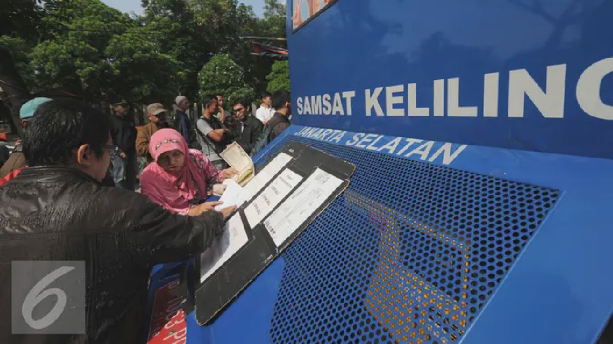 Warga Kembali Bayar Pajak dan Nikmati Sunset Pasca Lebaran