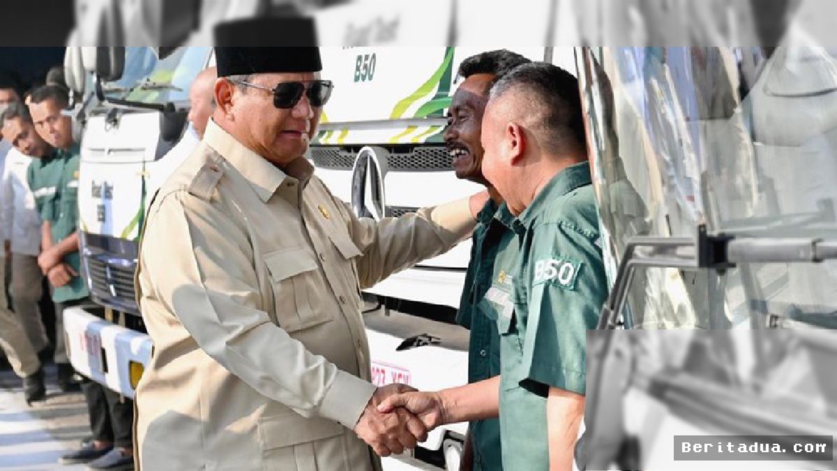 Prabowo Dialog dengan Sopir Truk Saat Tinjau B50 di KM 57 Cikampek