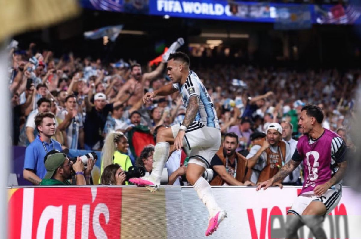FIFA Jelaskan Alasan Lautaro Martinez Lolos Kartu Merah