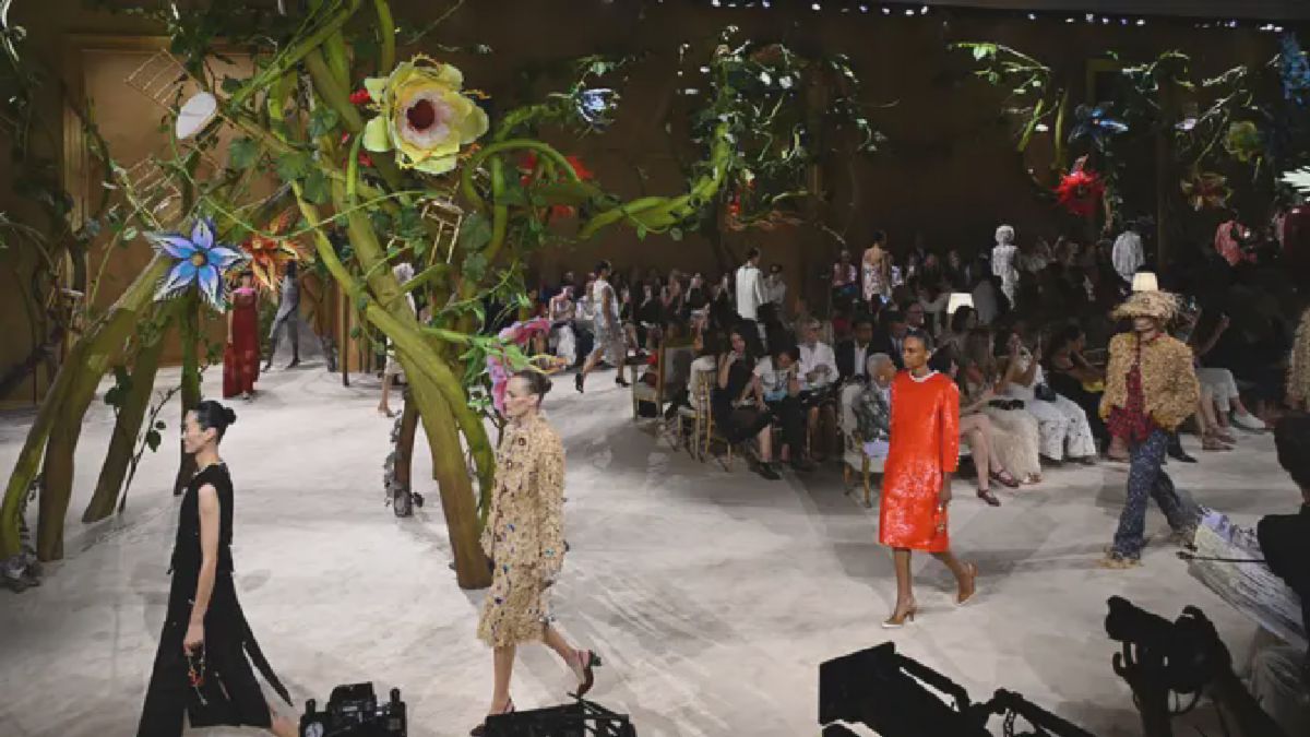 Chanel Hadirkan Koleksi Couture, Erling Haaland Cetak Gol Piala Dunia