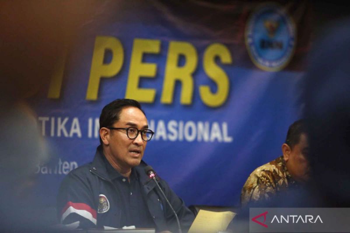Komjen Suyudi Ario Seto, Kepala BNN, Tangkap Buronan Interpol