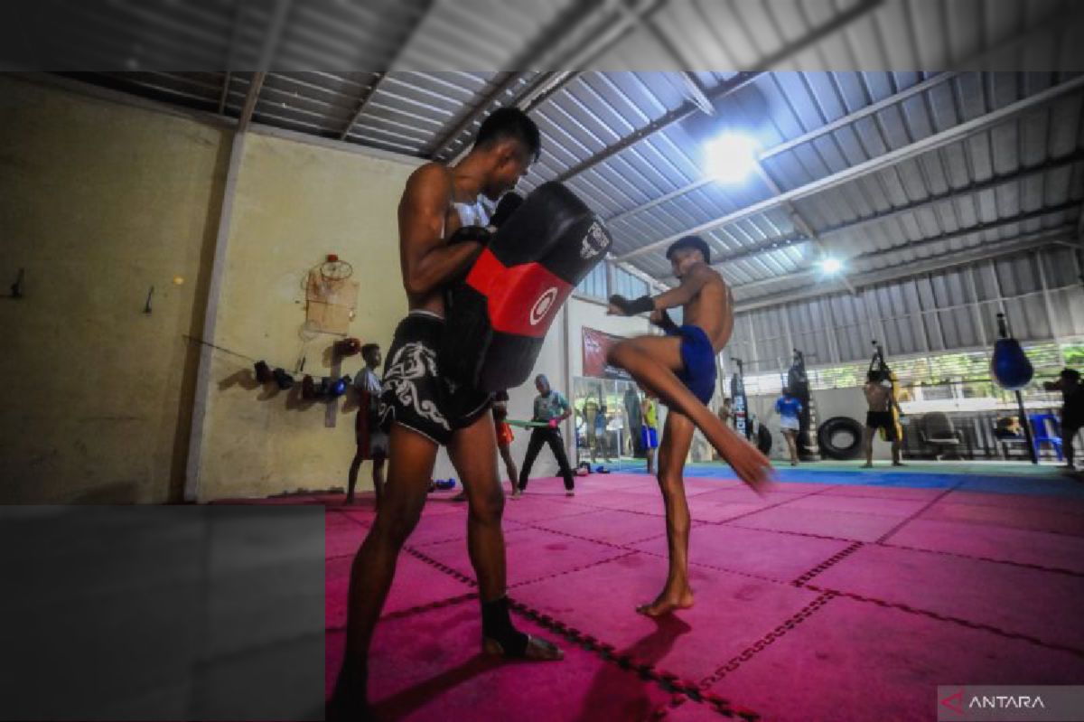 Muay Thai dan Tinju: Perbedaan Teknik, Aturan, dan Filosofi yang Mendasar