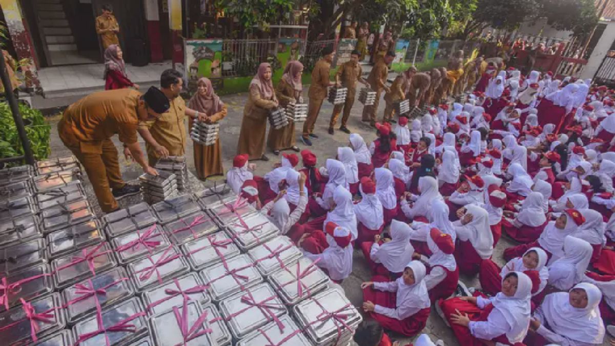 Siswa SDN Meruyung Depok Kembali Nikmati Makan Bergizi Gratis