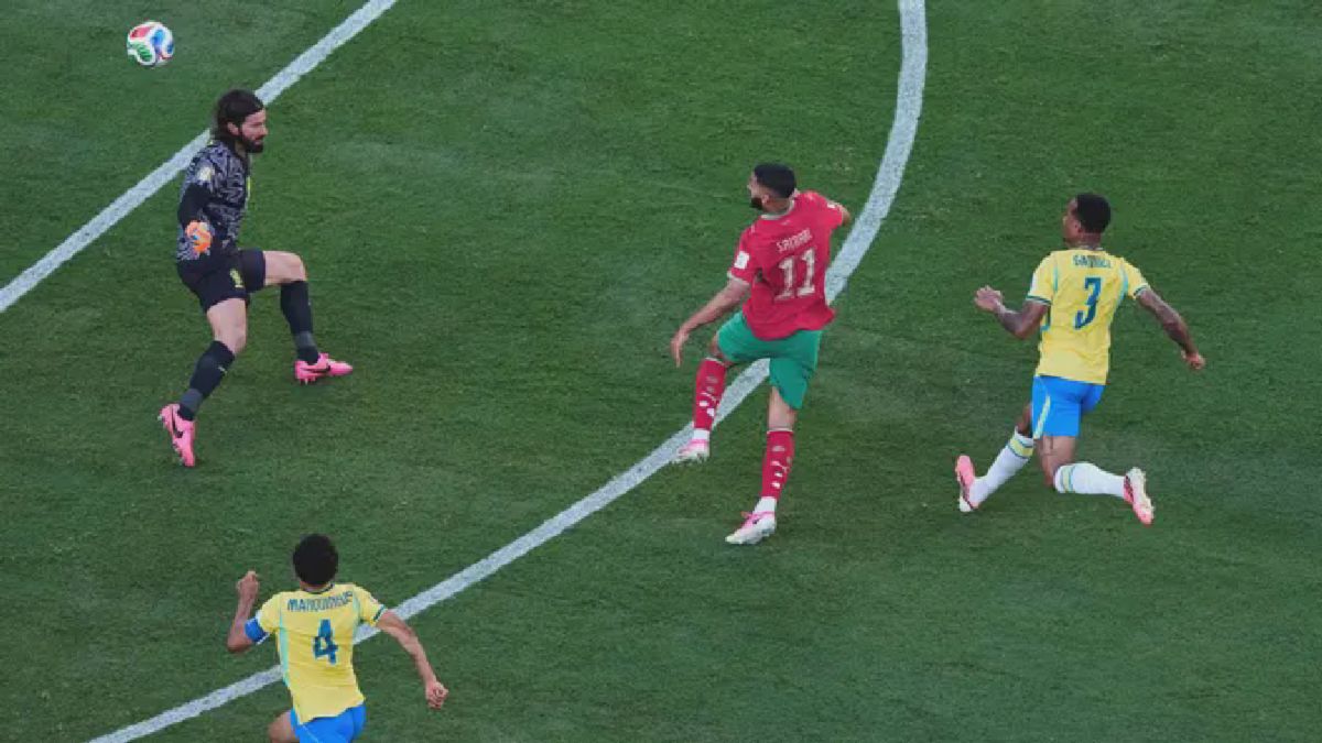 Tekel Ketat Gabriel dan Manu Kone Cerminkan Tekanan Sepak Bola Modern
