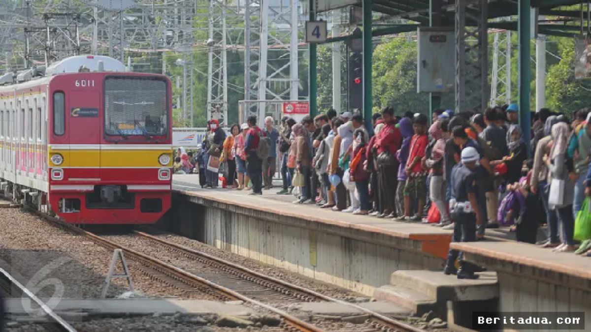 Lonjakan 70 Persen Penumpang KRL di Stasiun Manggarai Saat Libur Nyepi