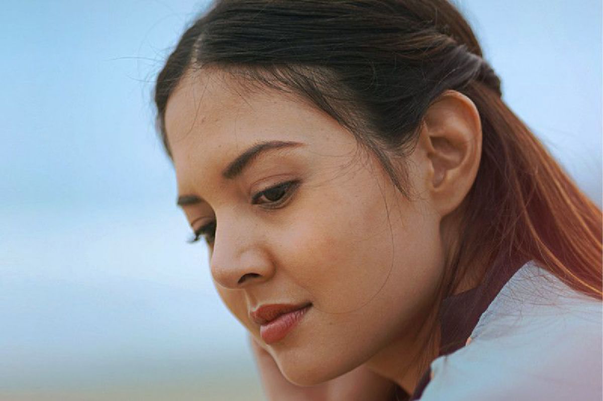 Aurelie Moeremans Rilis Memoar "Broken Strings" Buka Masa Lalu