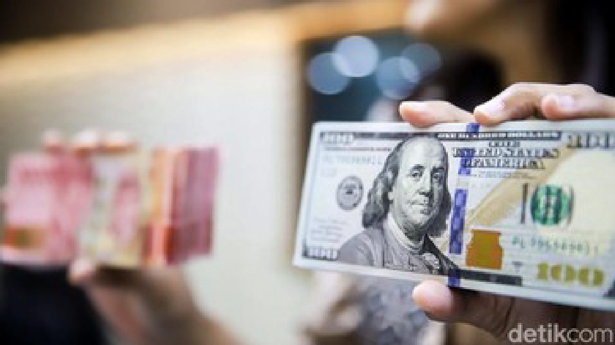 Rupiah Bertahan di Level Rp18.104, Dua Sisi Tekanan Dolar