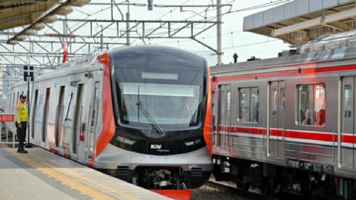 18 Rangkaian KRL Baru Beroperasi, Kapasitas Angkutan Komuter Meningkat