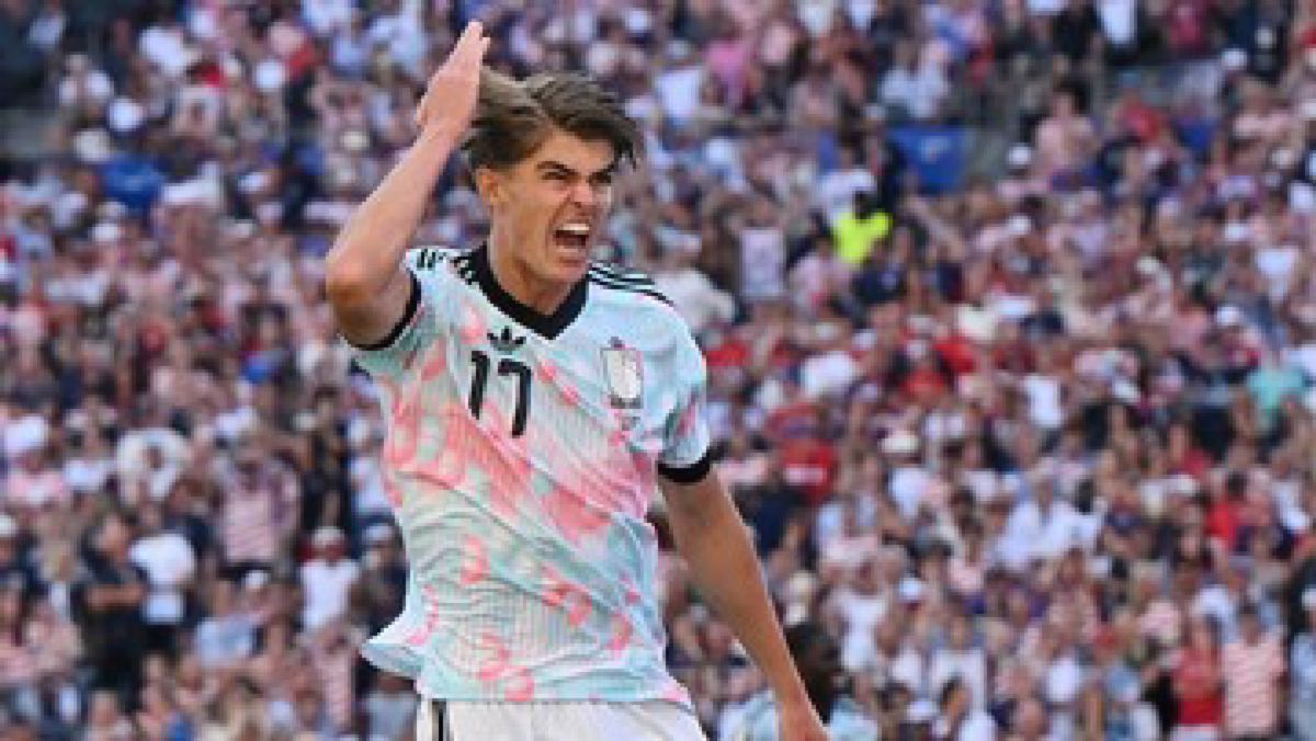 De Ketelaere Akhiri Rekor Simon, Ronaldo Unggah Kenangan Euro 2016