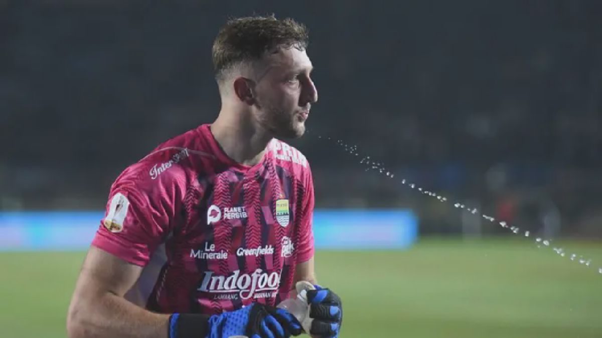 Kabupaten Bandung — Adam Przybek Debut, Persib Amankan Kemenangan Perdana