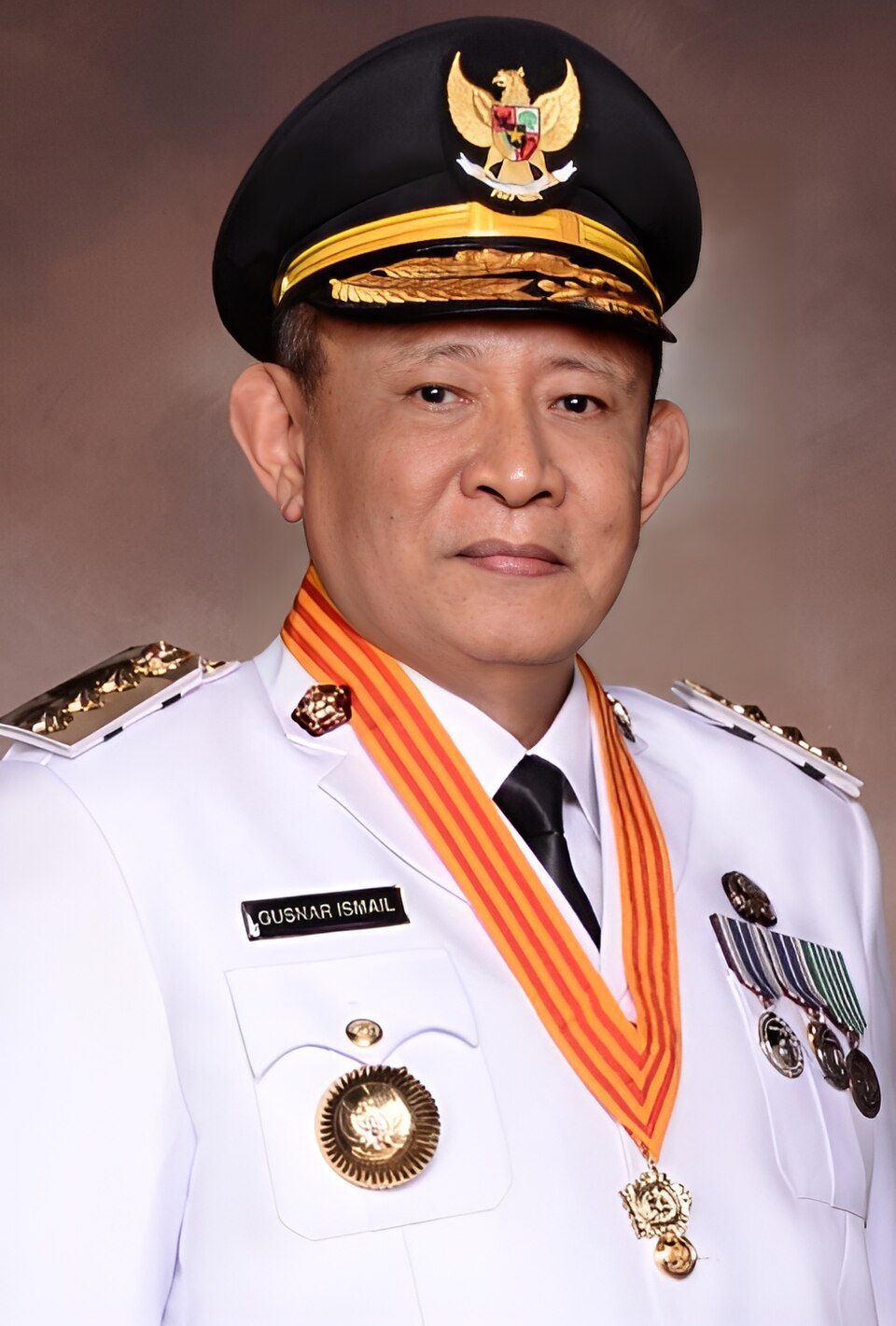 Gusnar Ismail: Profil dan Kinerja Gubernur Gorontalo
